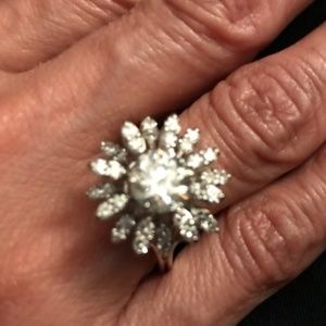 14 karate white gold Lady's diamond cocktail ring